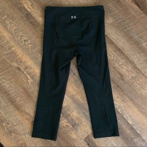 Under Armour black crop athletic pants XS